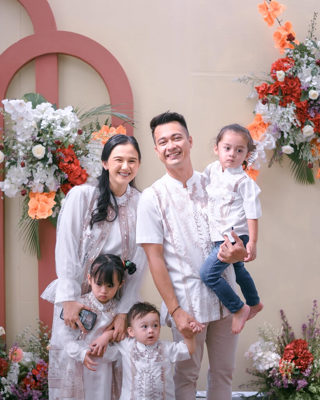 Keluarga Eza Gionino dan Meiza Instagram (@ezagio)